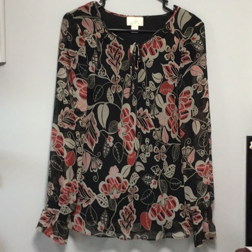 Ann Taylor Loft blouse. Size 6 🌻